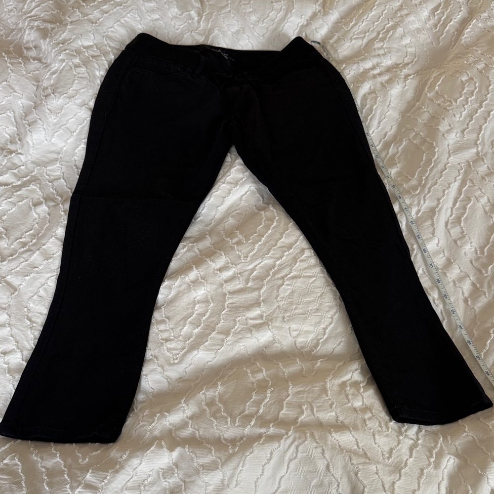 Black cropped Pants